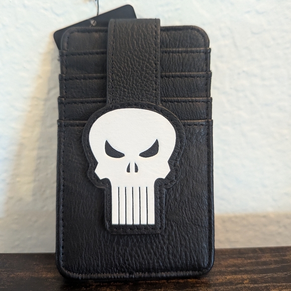 Loungefly Marvel Punisher Wallet - Picture 2 of 8